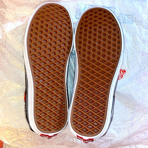 🏷️ BNIB Vans SK8-Mid w/Red Flower’s Embroidered-Sz 8~NEVER WORN! - Picture 8 of 11